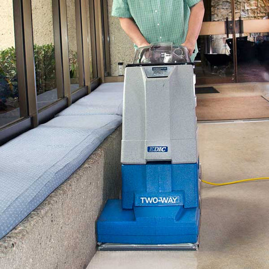 Supernova™ Self-Contained Carpet Extractor