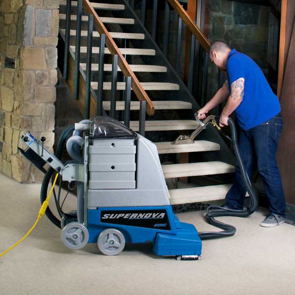 Supernova™ Self-Contained Carpet Extractor